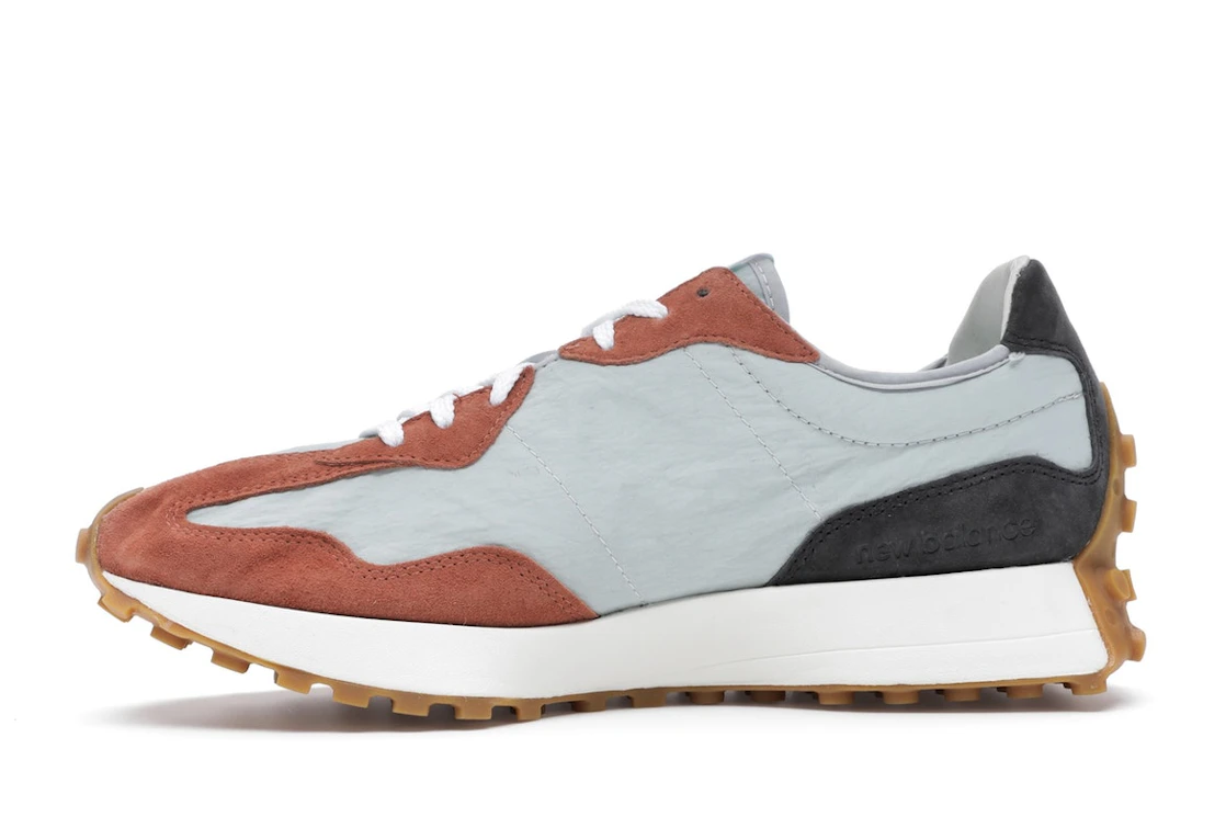 Vue 18 de New Balance 327 Brown Grey