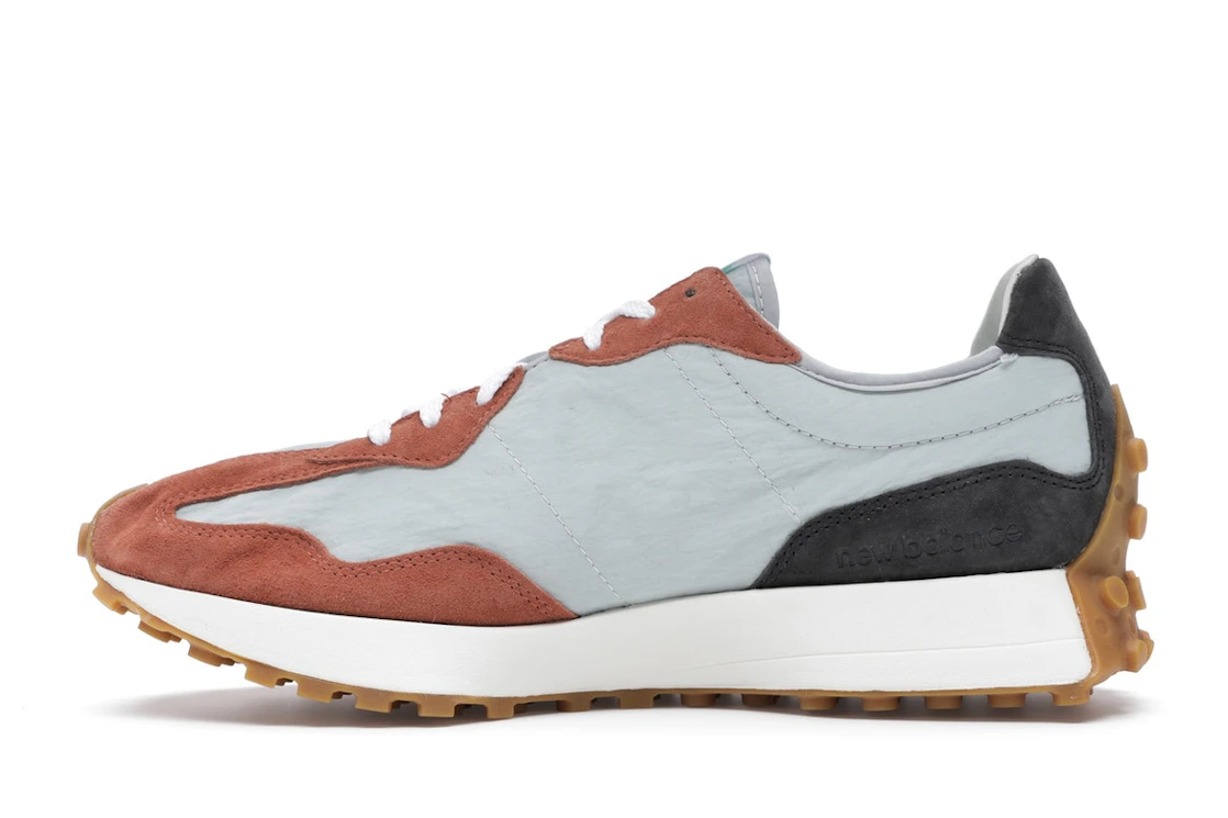 Vue 19 de New Balance 327 Brown Grey