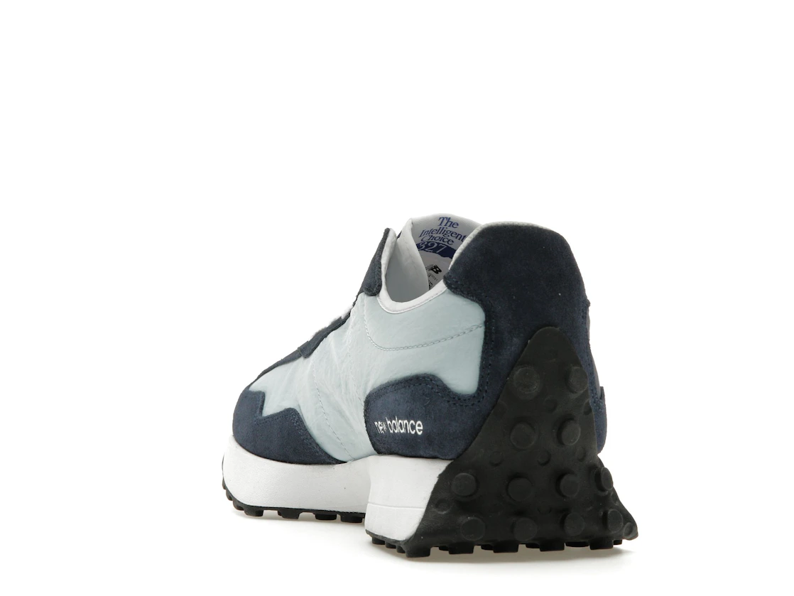 Vue 26 de New Balance 327 Natural Indigo Blue White