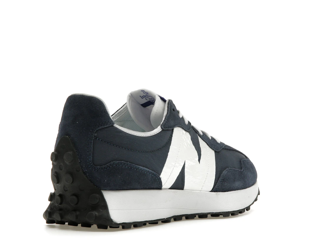 Vue 32 de New Balance 327 Natural Indigo Blue White