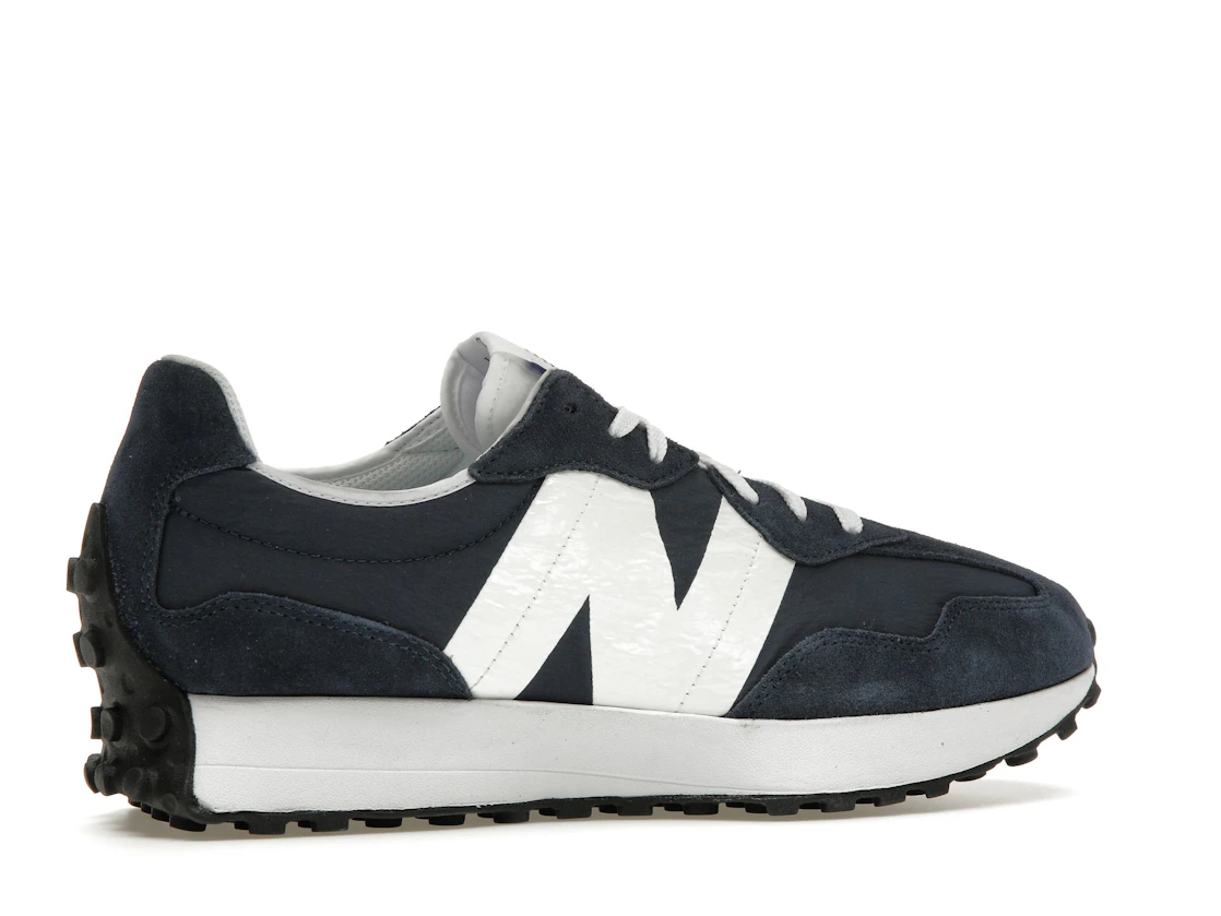 Vue 35 de New Balance 327 Natural Indigo Blue White
