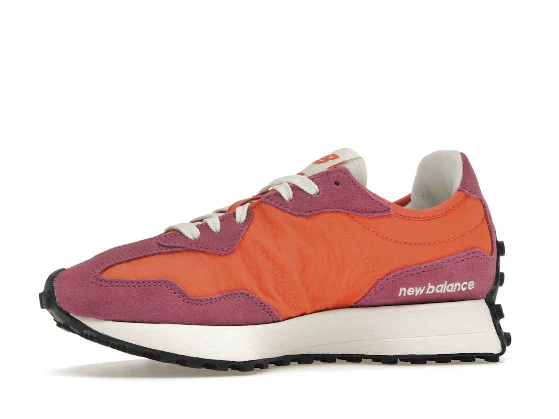 Vue 17 de New Balance 327 Red Pink