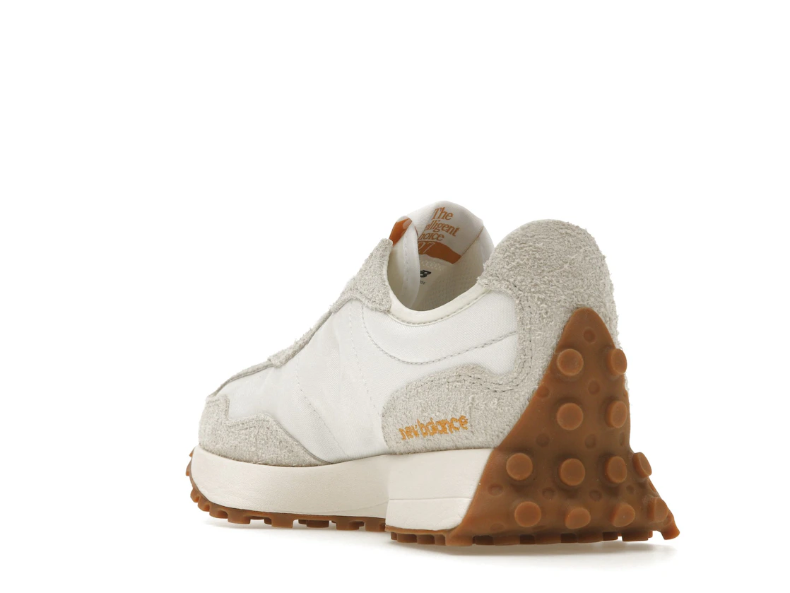 Vue 25 de New Balance 327 Sea Salt Golden Hour Gum 