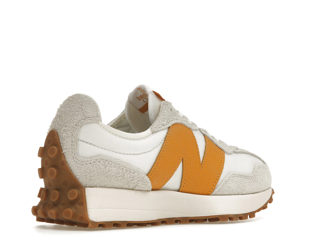 Vue 33 de New Balance 327 Sea Salt Golden Hour Gum 