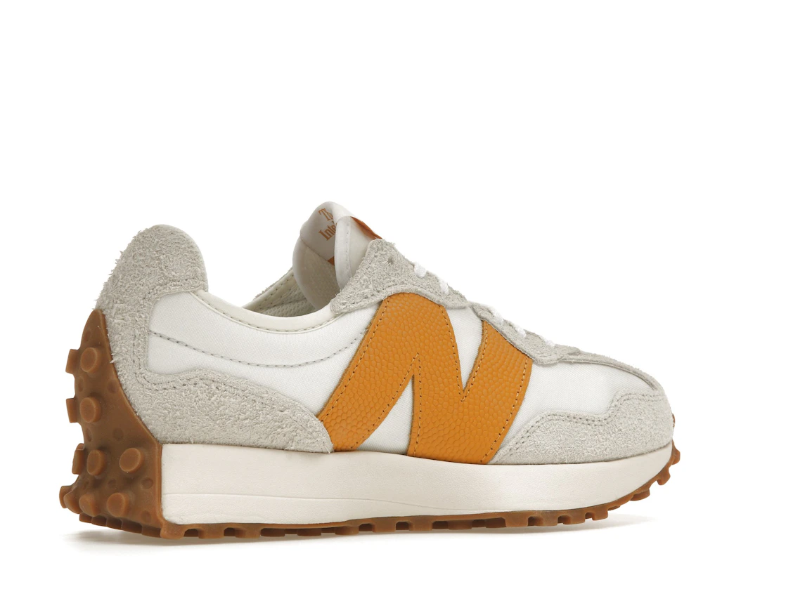 Vue 34 de New Balance 327 Sea Salt Golden Hour Gum 