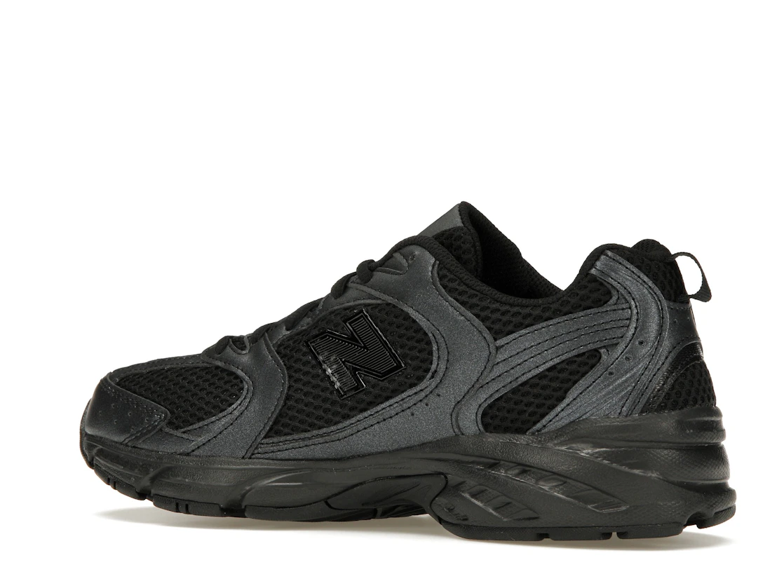 Vue 22 de New Balance 530 Black Dark Grey