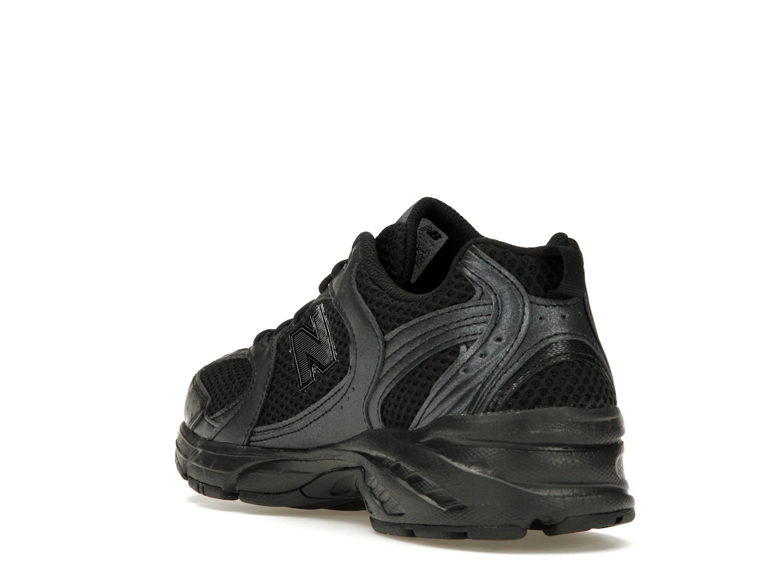Vue 25 de New Balance 530 Black Dark Grey