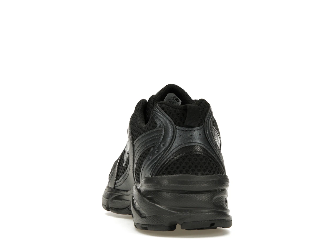 Vue 27 de New Balance 530 Black Dark Grey