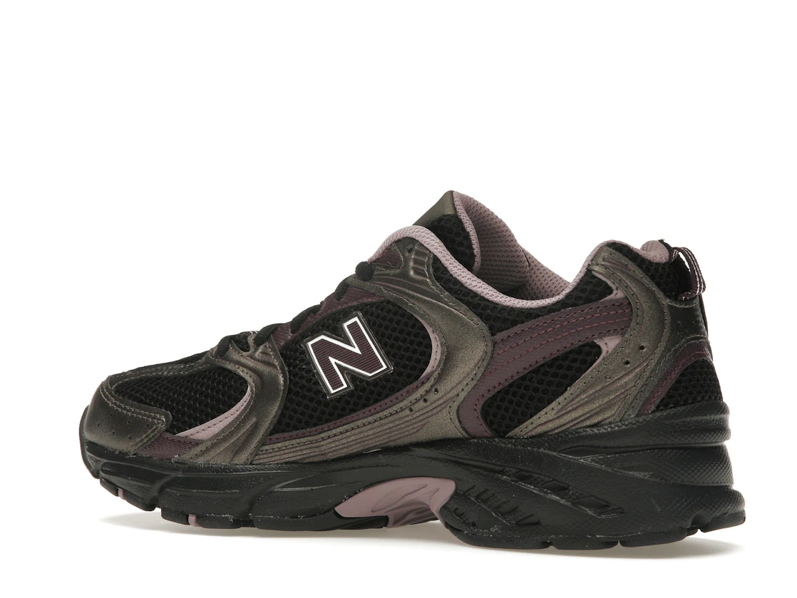 Vue 22 de New Balance 530 Black Metallic Plum Brown