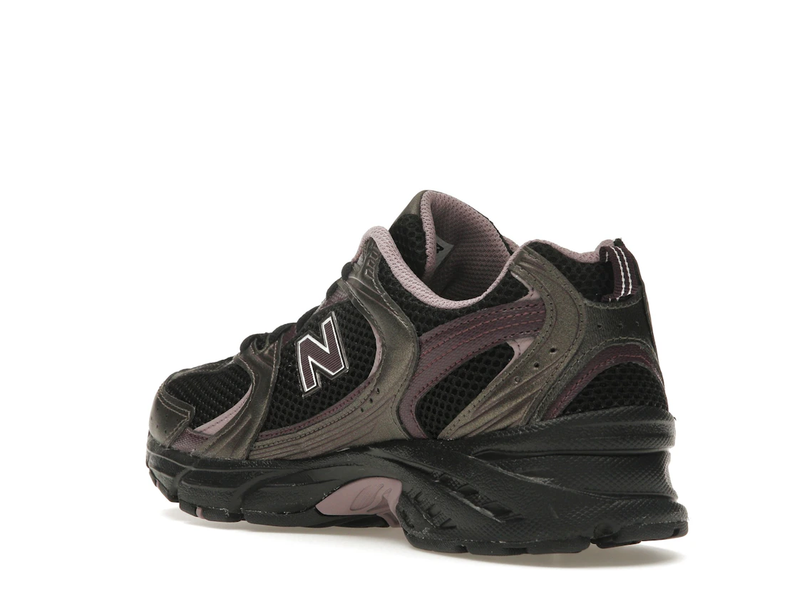 Vue 24 de New Balance 530 Black Metallic Plum Brown