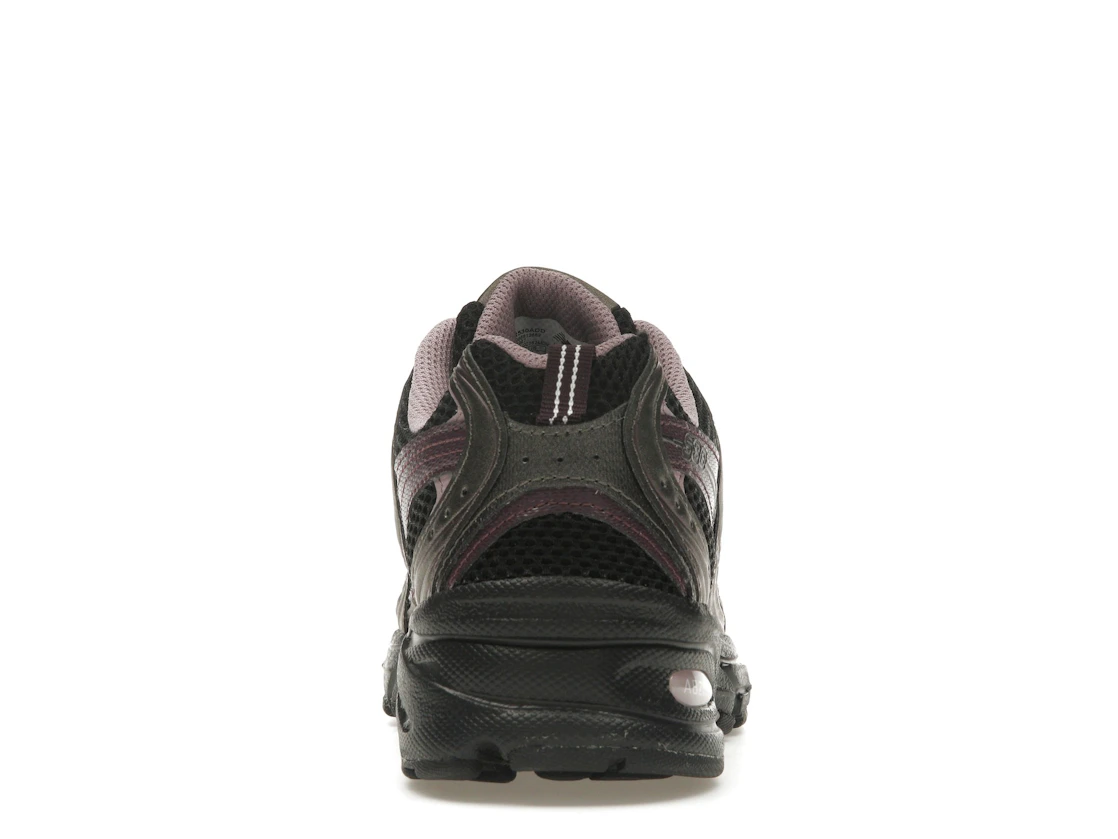Vue 28 de New Balance 530 Black Metallic Plum Brown