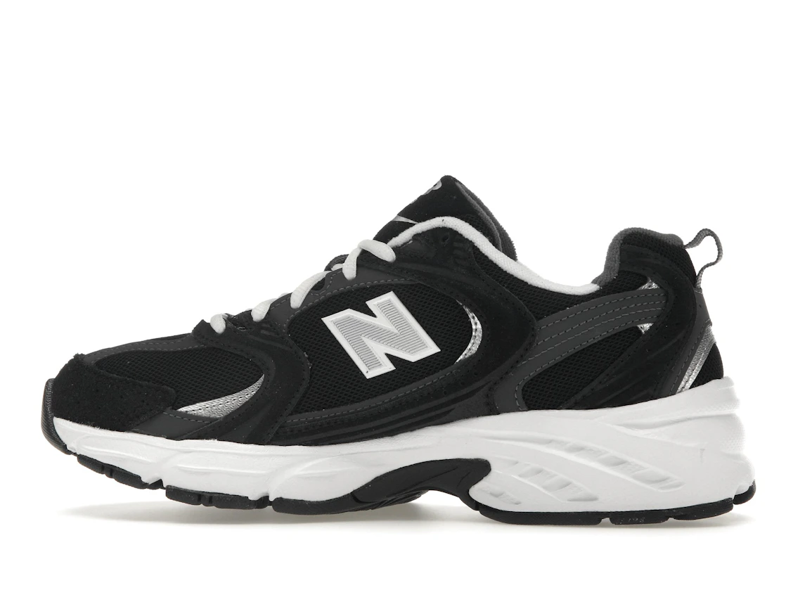 Vue 20 de New Balance 530 Classic Black Grey