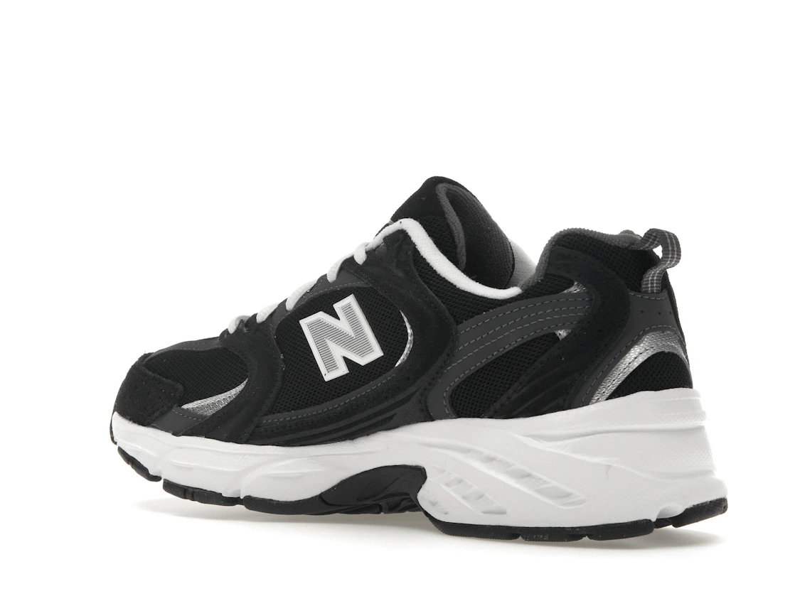 Vue 23 de New Balance 530 Classic Black Grey