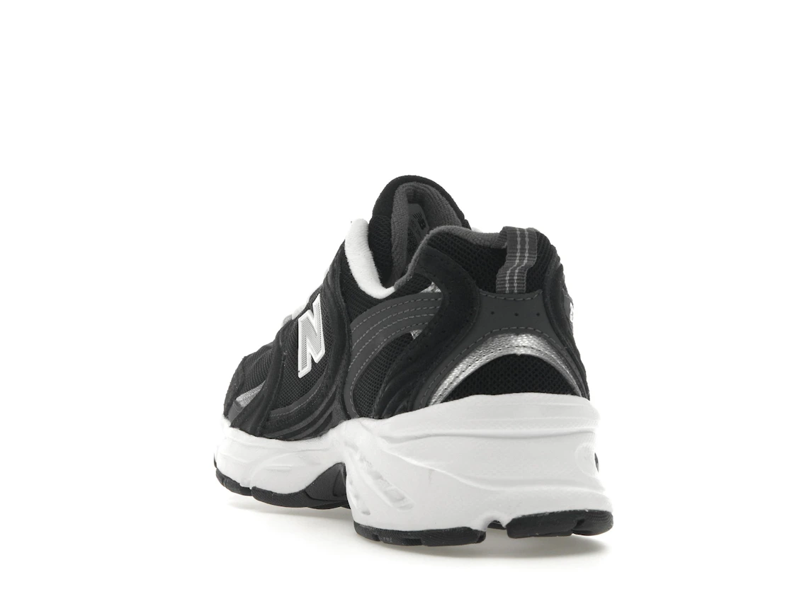 Vue 26 de New Balance 530 Classic Black Grey