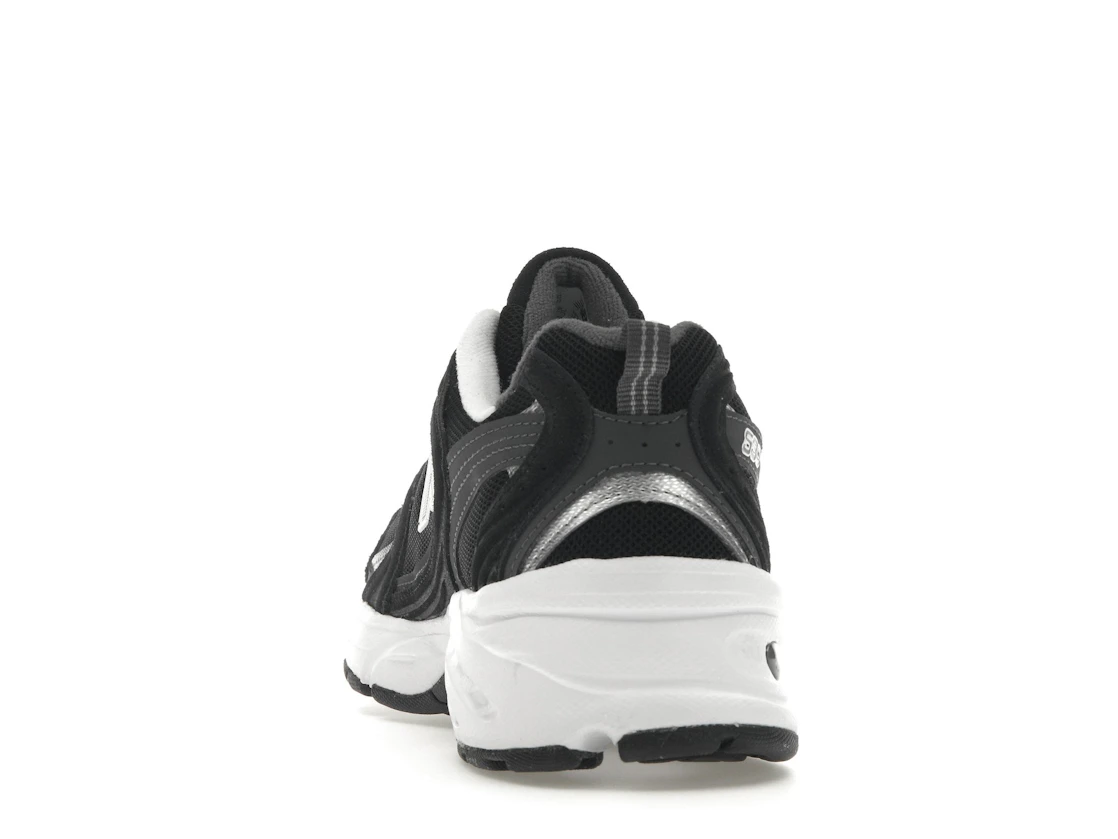 Vue 27 de New Balance 530 Classic Black Grey