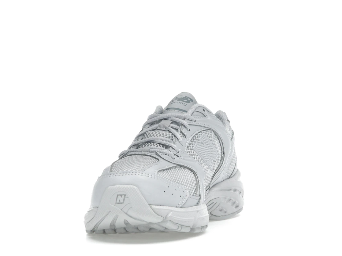 Vue 12 de New Balance 530 Pearl Grey