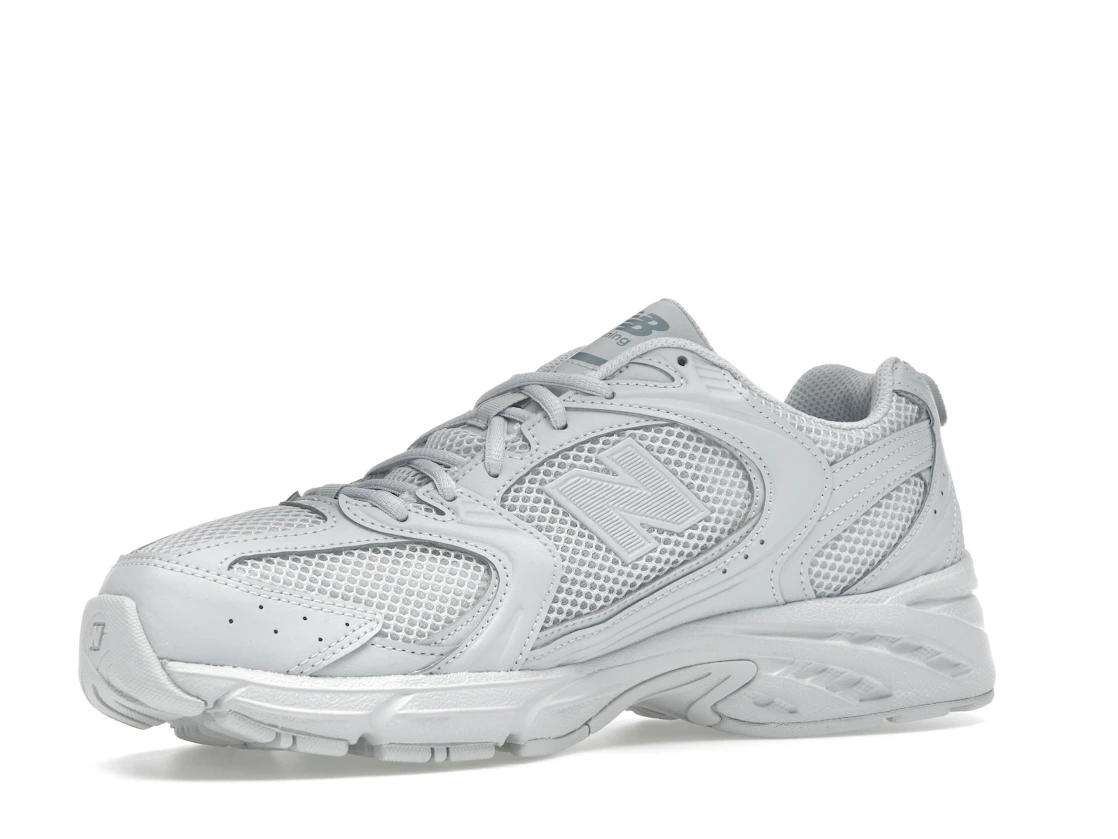 Vue 16 de New Balance 530 Pearl Grey