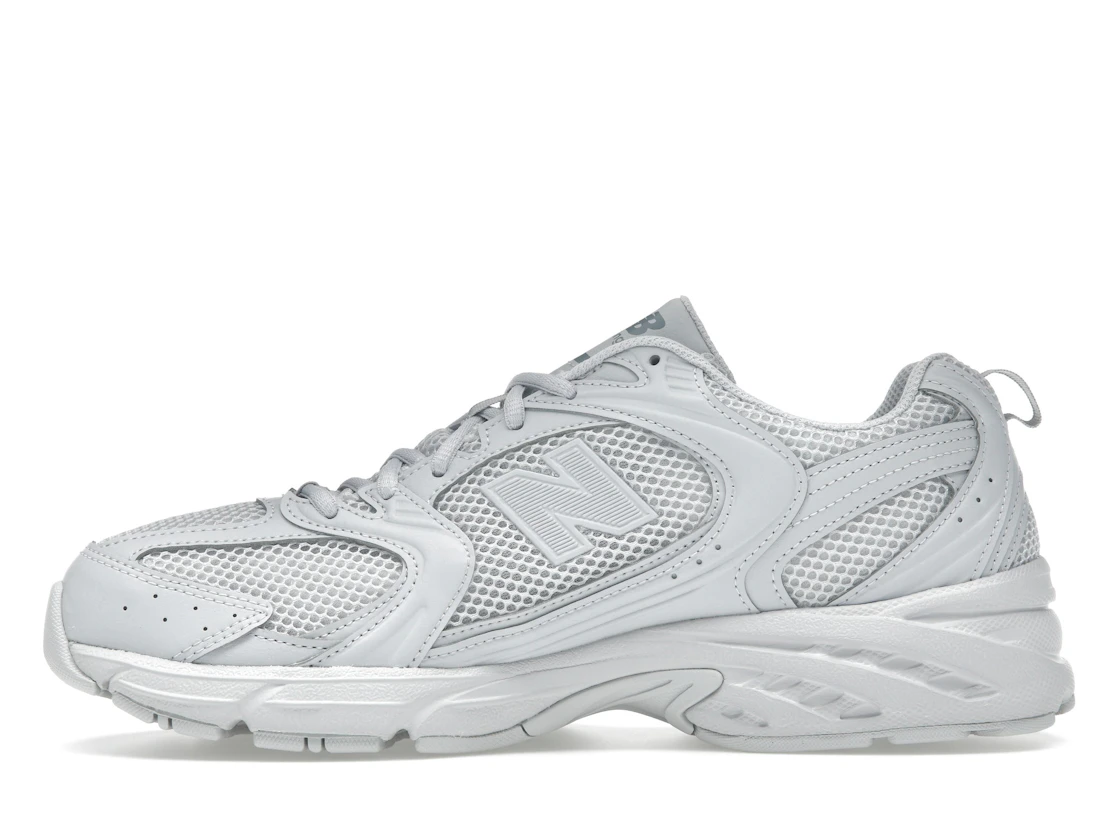 Vue 19 de New Balance 530 Pearl Grey