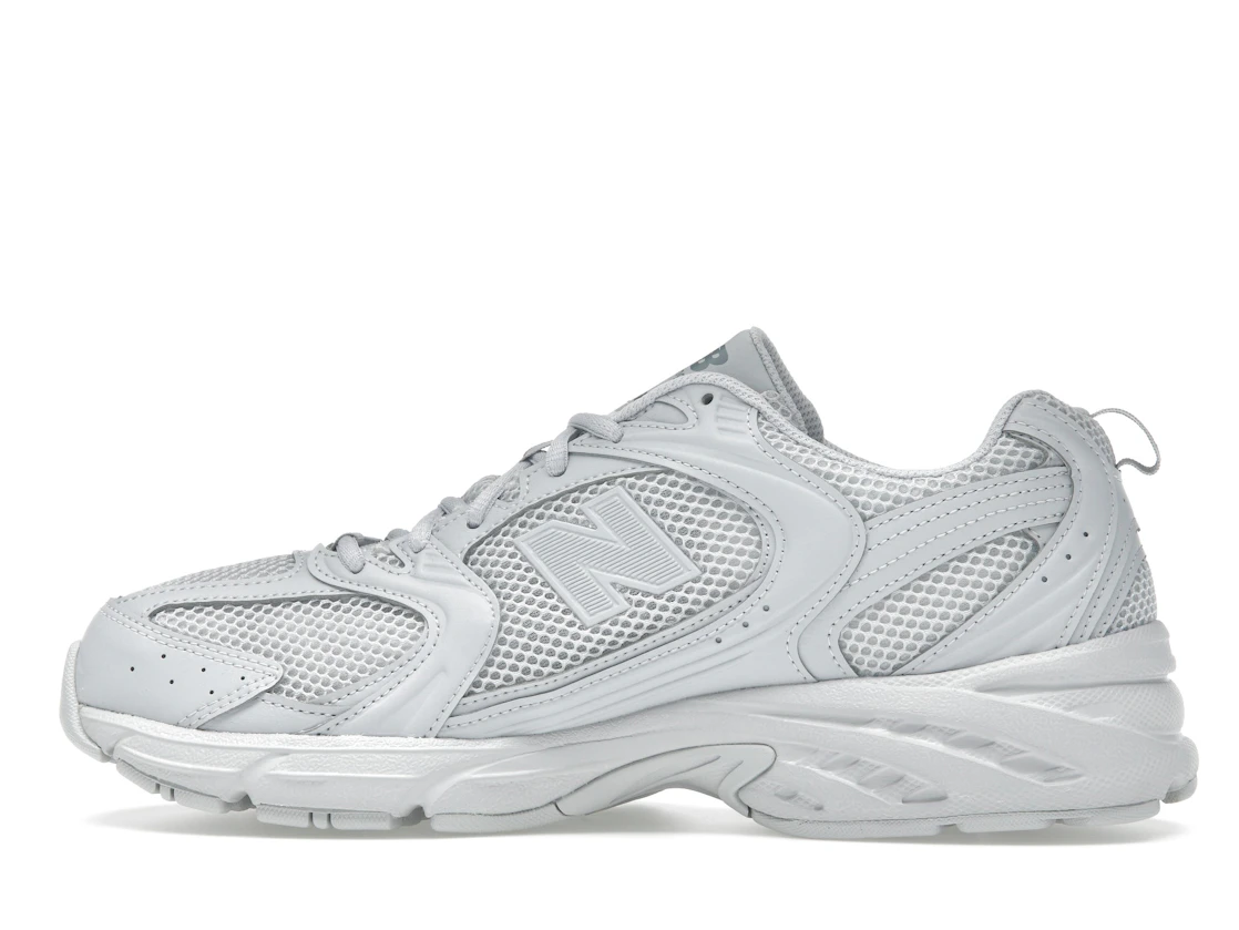 Vue 20 de New Balance 530 Pearl Grey