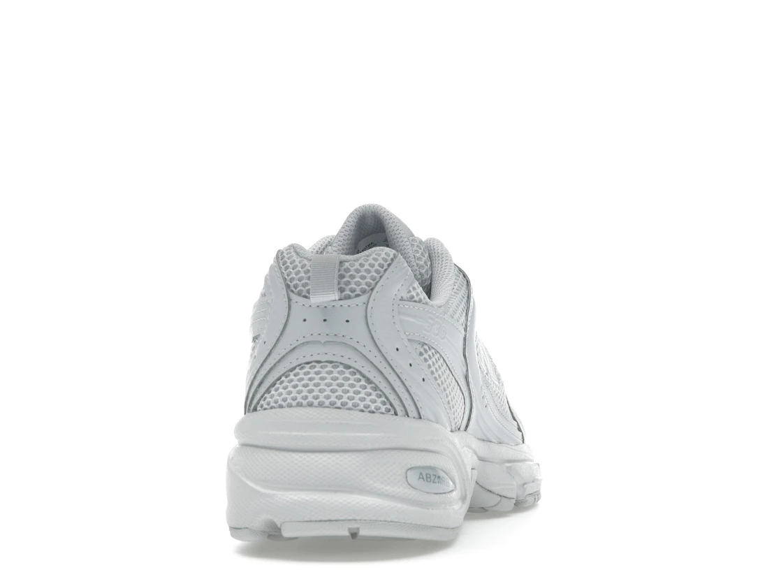 Vue 29 de New Balance 530 Pearl Grey