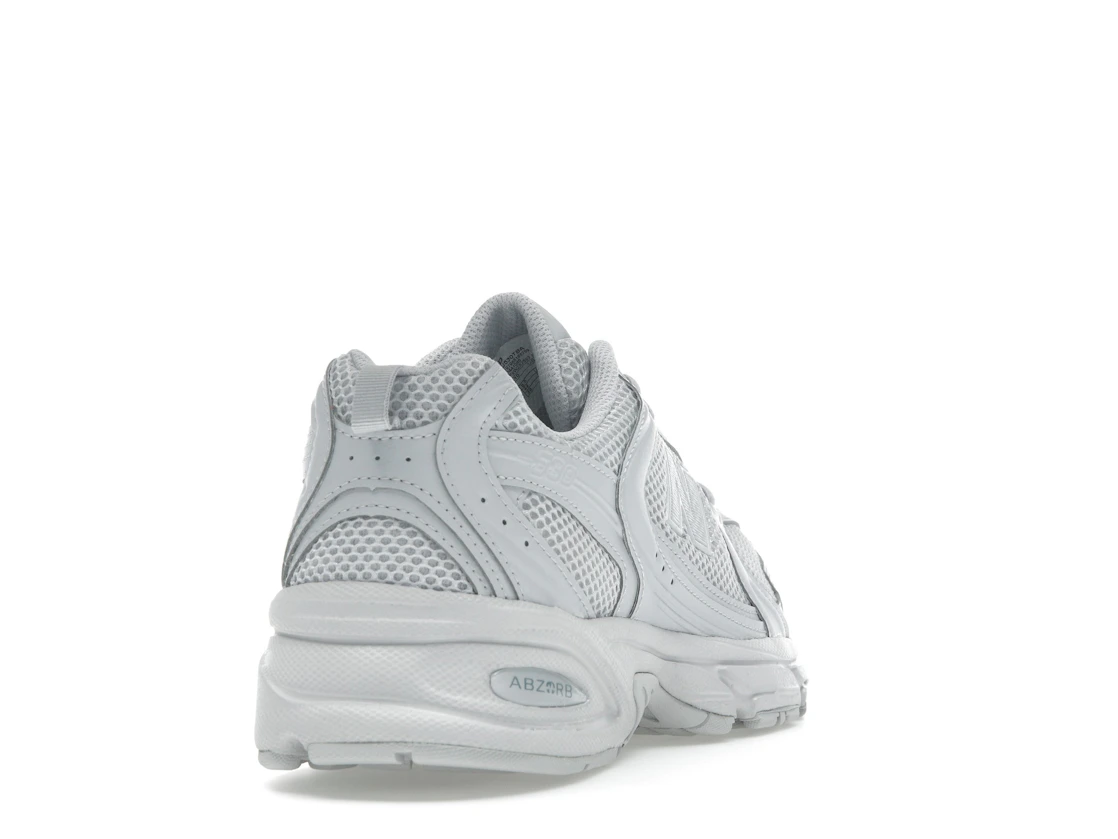 Vue 30 de New Balance 530 Pearl Grey