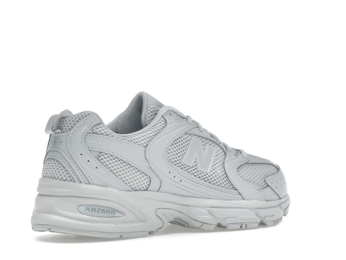 Vue 33 de New Balance 530 Pearl Grey