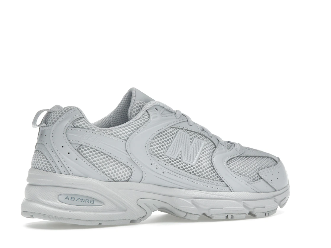 Vue 34 de New Balance 530 Pearl Grey