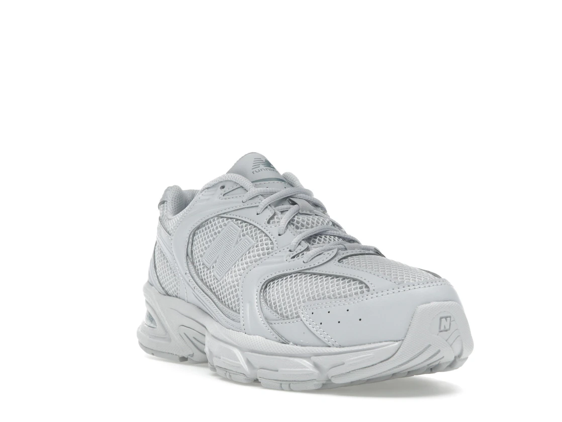 Vue 7 de New Balance 530 Pearl Grey