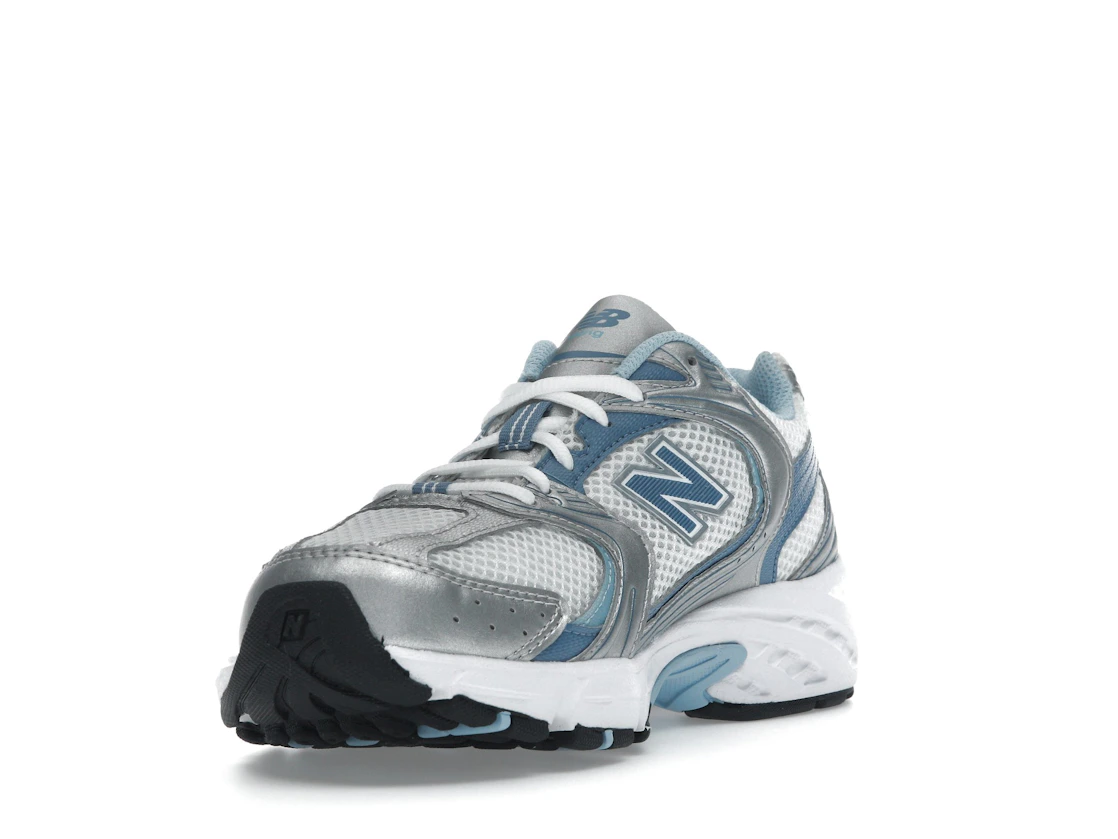 Vue 13 de New Balance 530 Silver Metallic Heron Blue