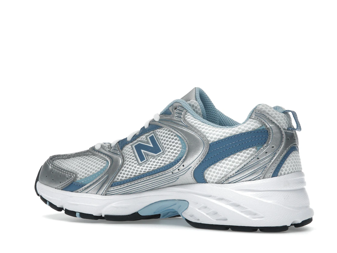 Vue 22 de New Balance 530 Silver Metallic Heron Blue