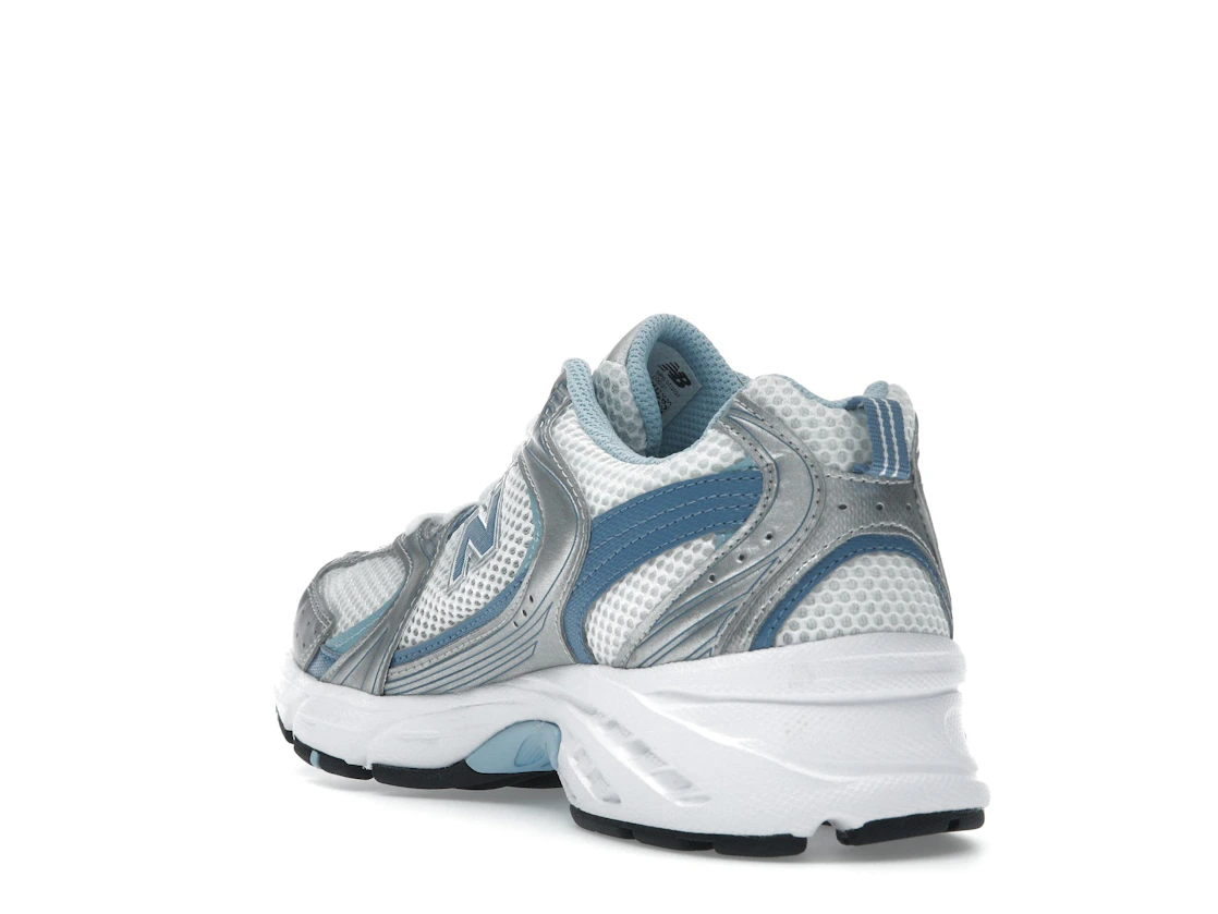 Vue 25 de New Balance 530 Silver Metallic Heron Blue