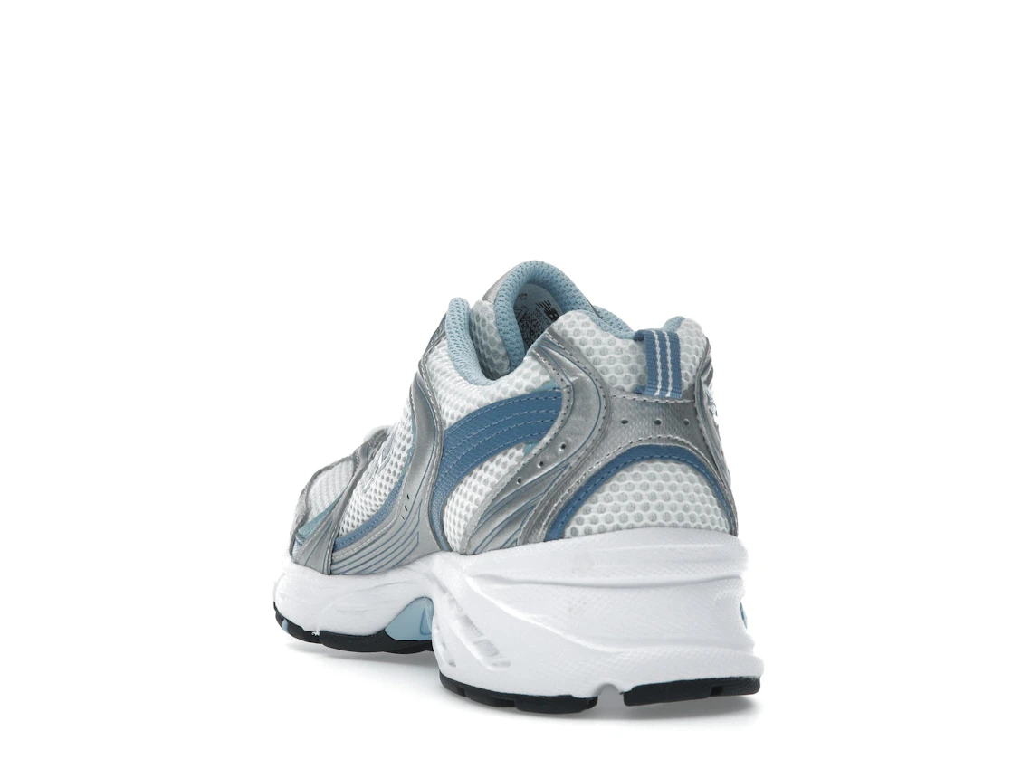 Vue 26 de New Balance 530 Silver Metallic Heron Blue