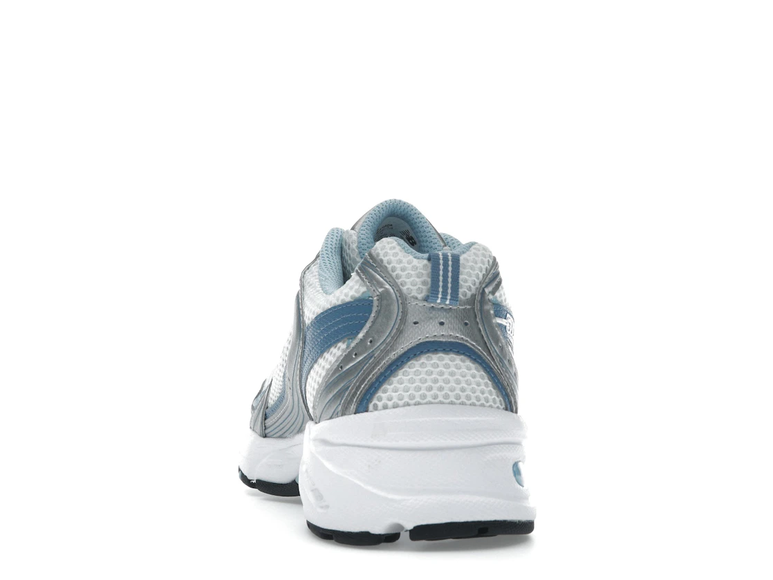 Vue 27 de New Balance 530 Silver Metallic Heron Blue