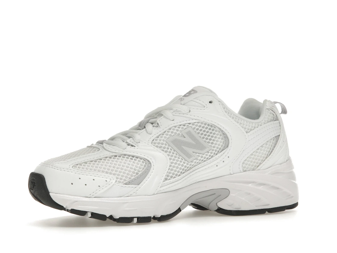 Vue 16 de New Balance 530 White Pearl Grey