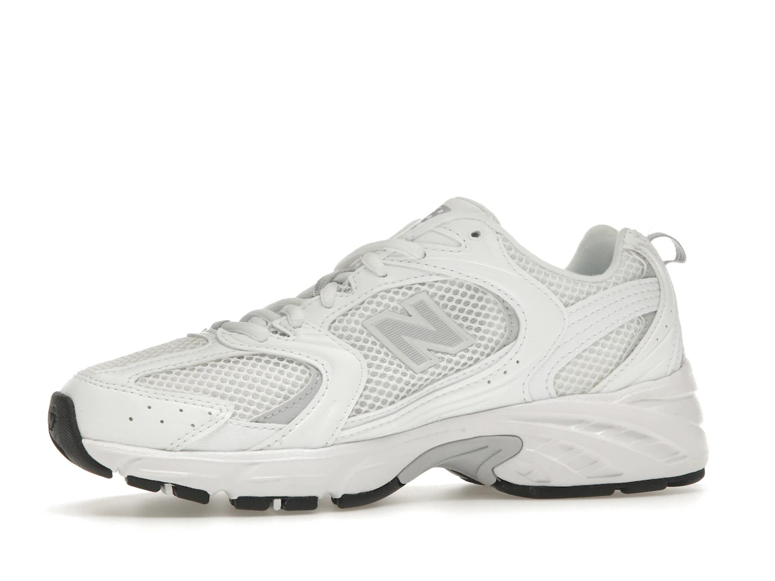 Vue 17 de New Balance 530 White Pearl Grey
