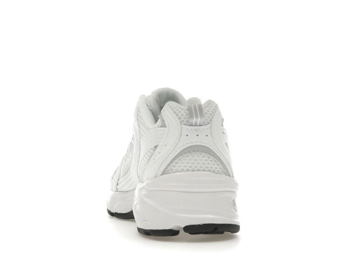 Vue 27 de New Balance 530 White Pearl Grey