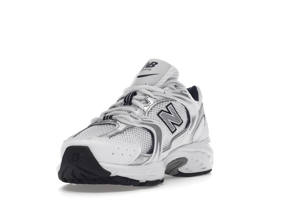 Vue 13 de New Balance 530 White Silver Navy