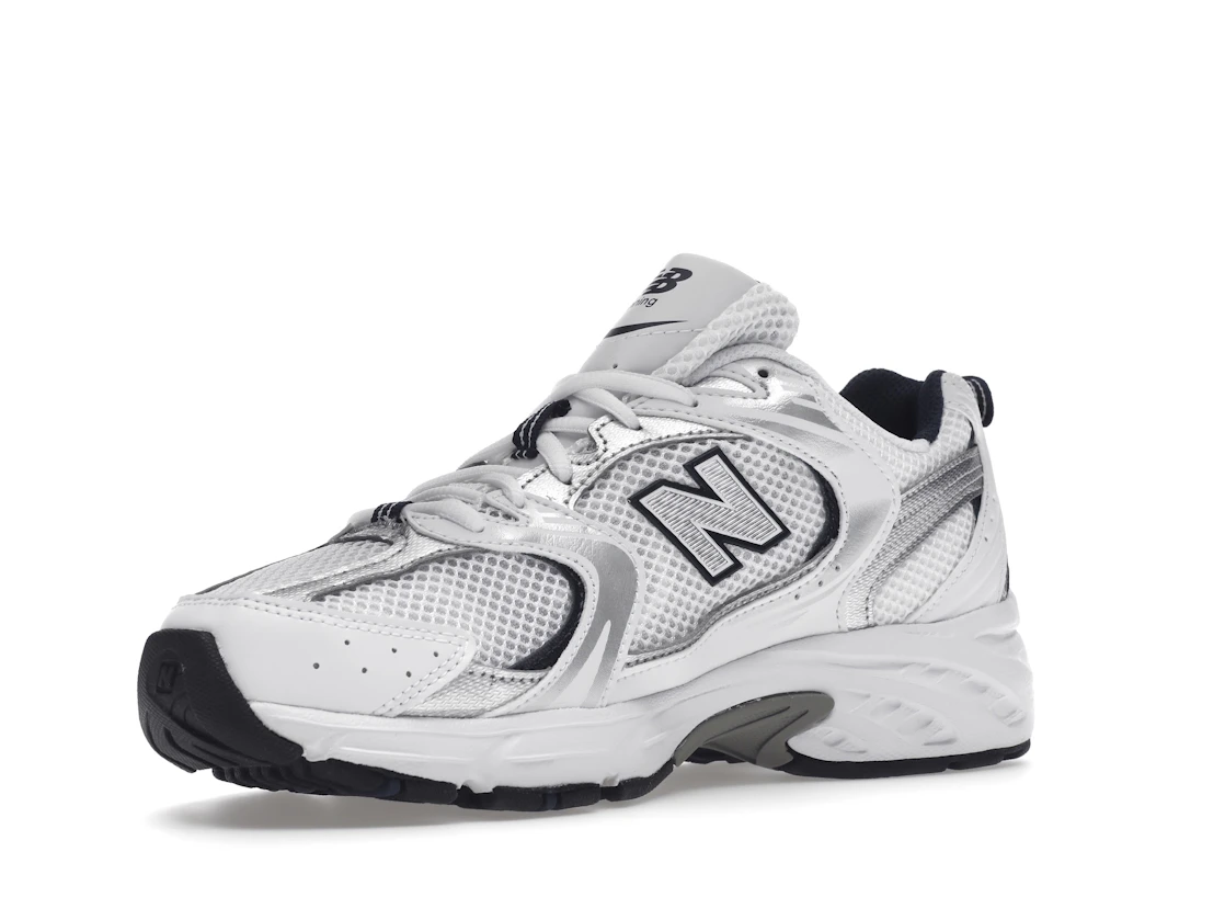 Vue 15 de New Balance 530 White Silver Navy