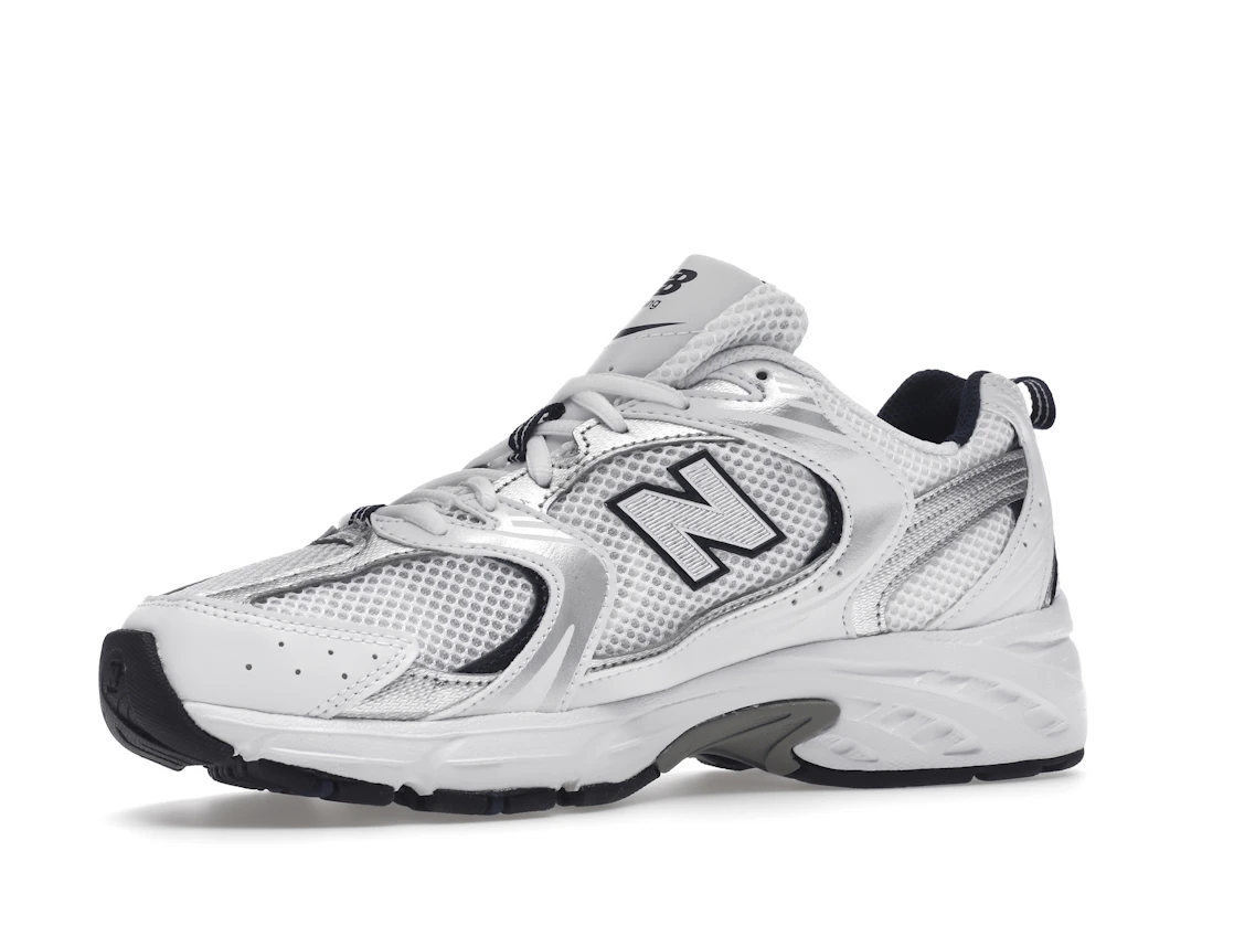 Vue 16 de New Balance 530 White Silver Navy
