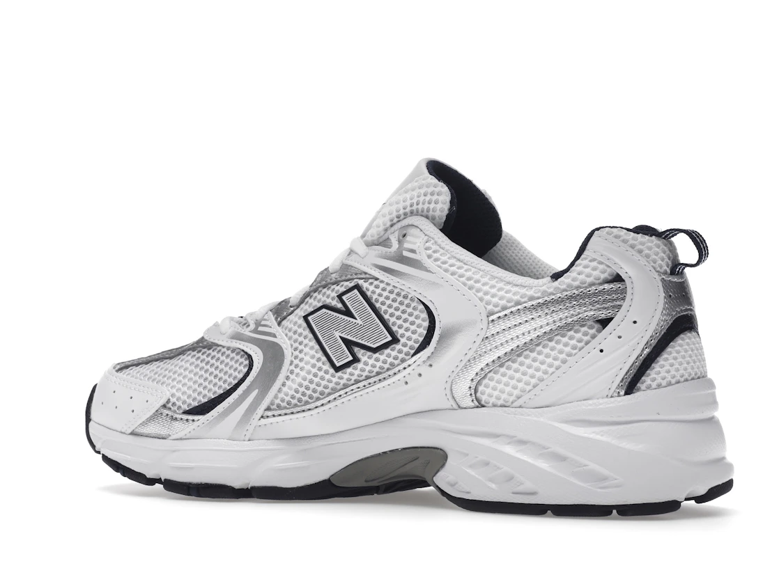 Vue 22 de New Balance 530 White Silver Navy