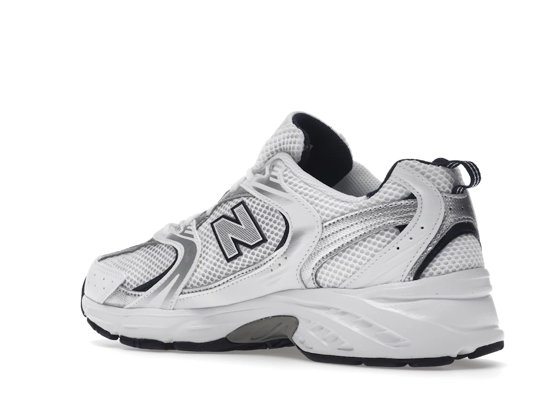 Vue 23 de New Balance 530 White Silver Navy