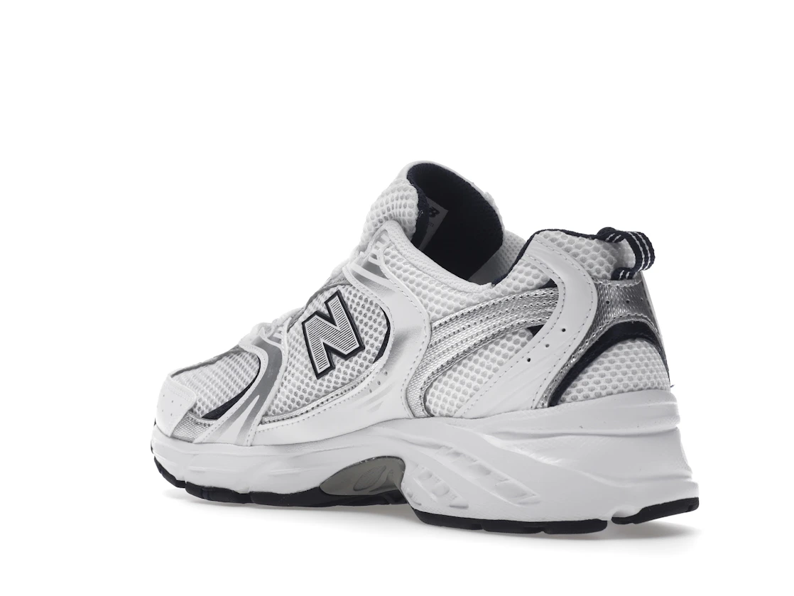 Vue 24 de New Balance 530 White Silver Navy