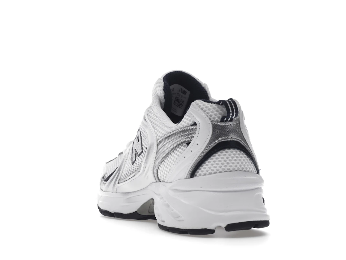 Vue 26 de New Balance 530 White Silver Navy