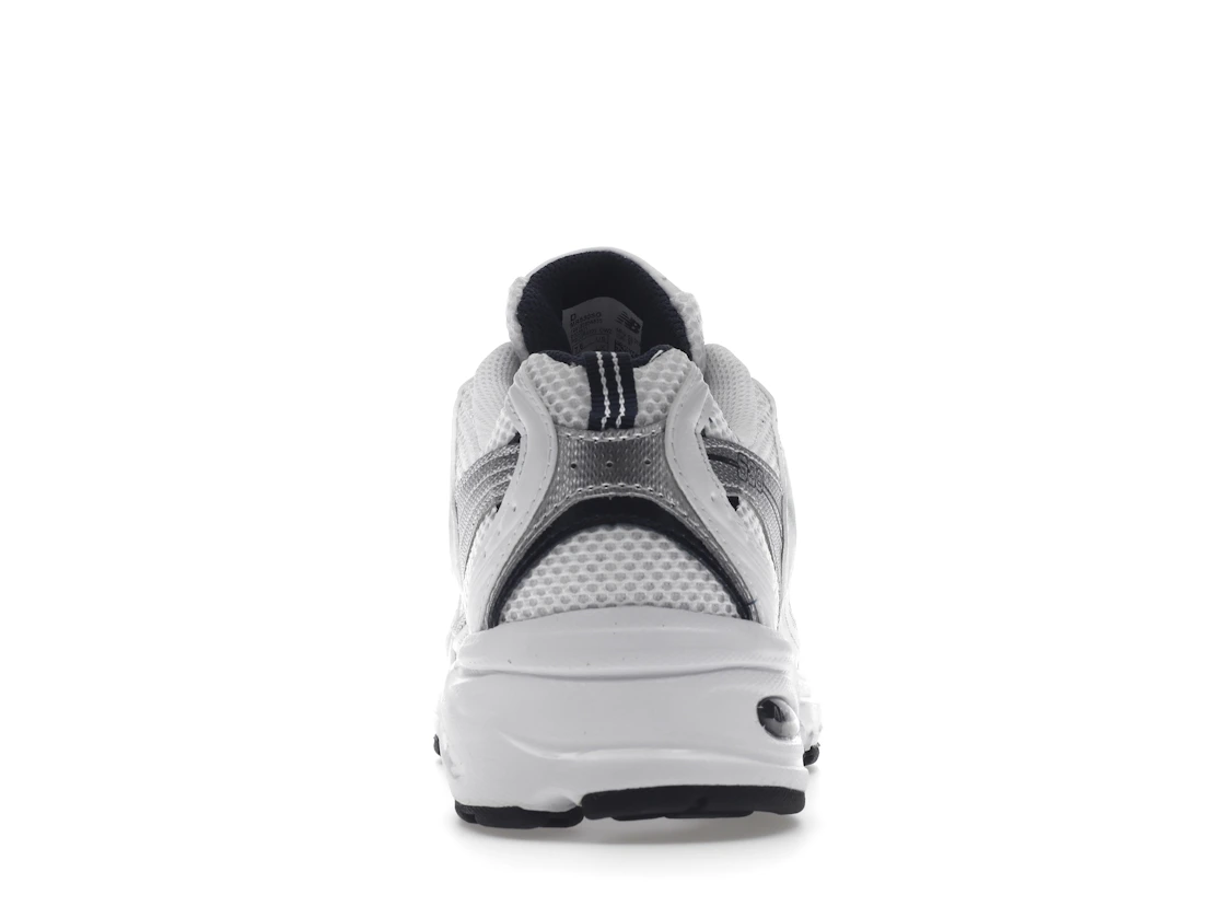 Vue 28 de New Balance 530 White Silver Navy
