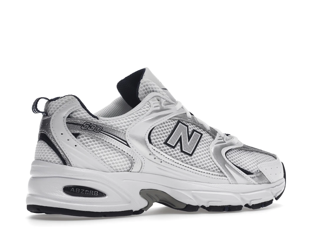 Vue 34 de New Balance 530 White Silver Navy