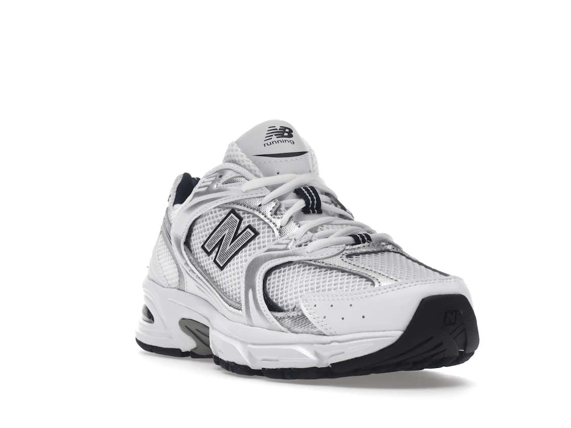 Vue 7 de New Balance 530 White Silver Navy