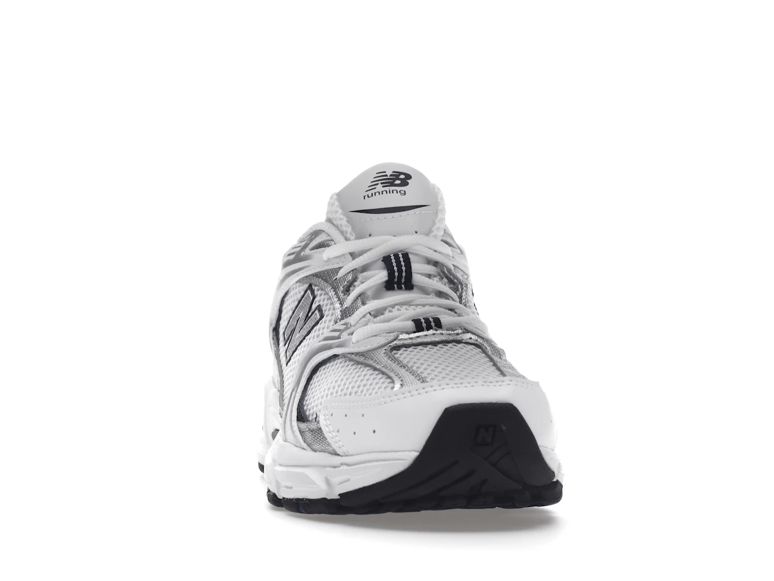 Vue 9 de New Balance 530 White Silver Navy