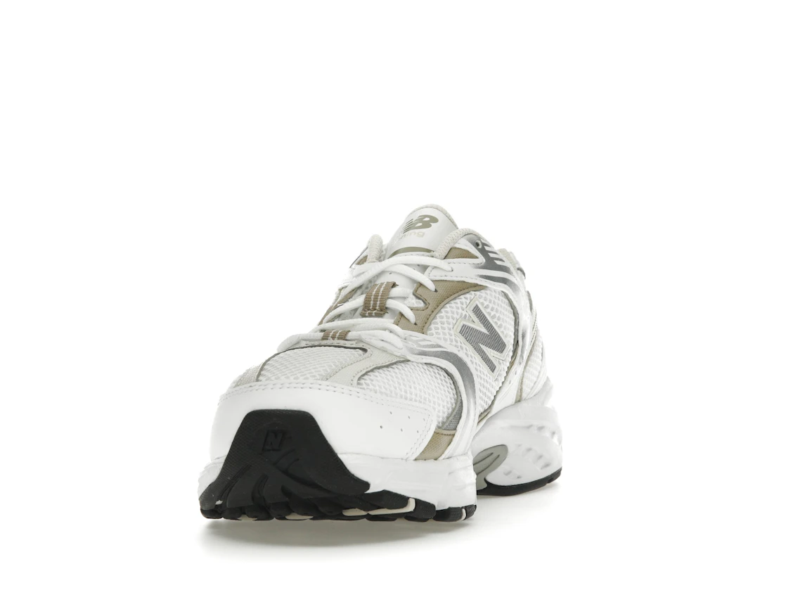 Vue 12 de New Balance 530 White Stoneware