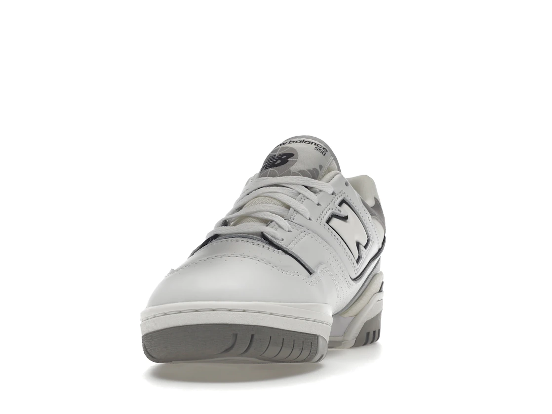 Vue 12 de New Balance 550 Salt and Pepper
