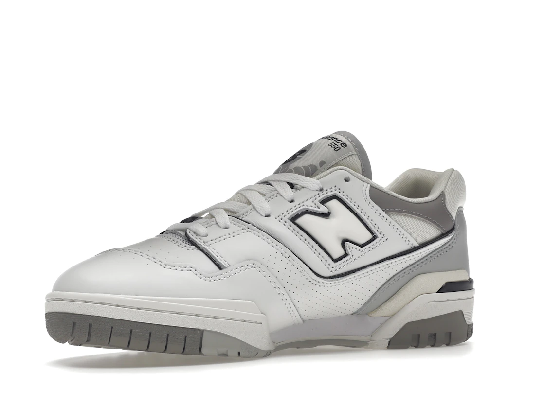 Vue 16 de New Balance 550 Salt and Pepper